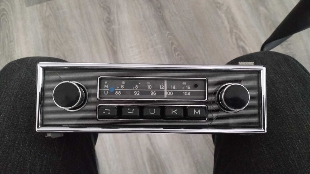 Vários auto rádios antigos para grandes marcas