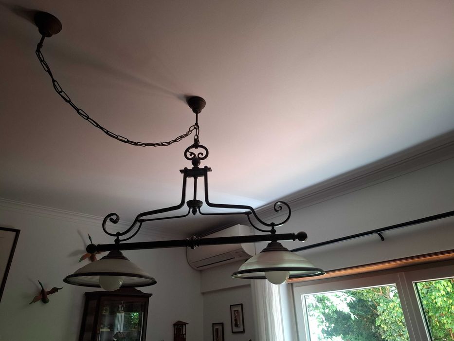 Belo candeeiro de sala