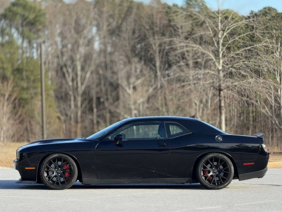 Dodge Challenger SRT Hellcat      2016