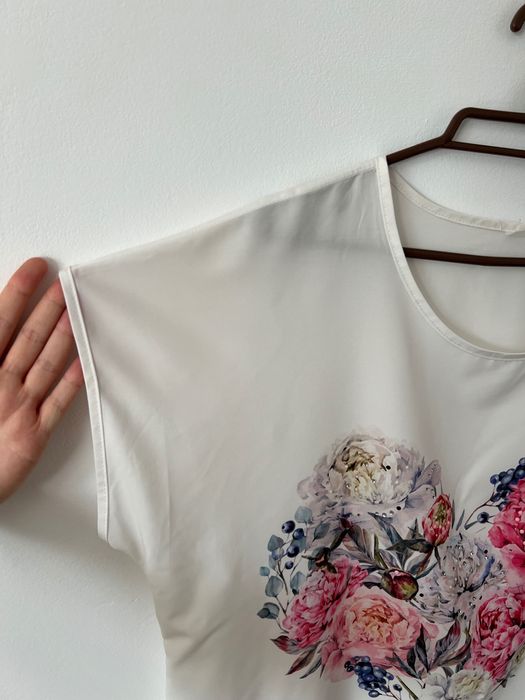 Biała bluzka z nadrukiem