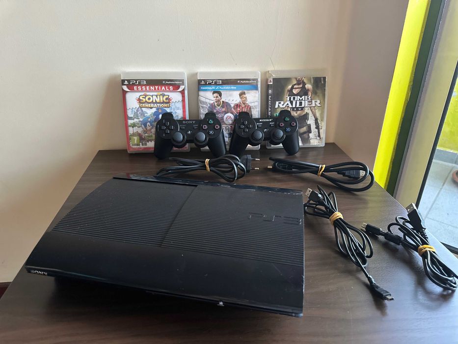PS3 Super Slim 320GB - Desbloqueada + Jogos