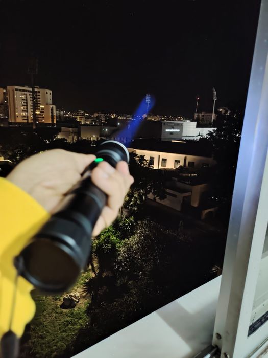 Precisão Letal a 800 m – Luz de Foco Brutal