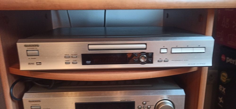 Amplituner i DVD Onkyo TX sr502e