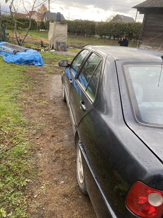 є сідушкі віт тесли треба поставити  торг присутній