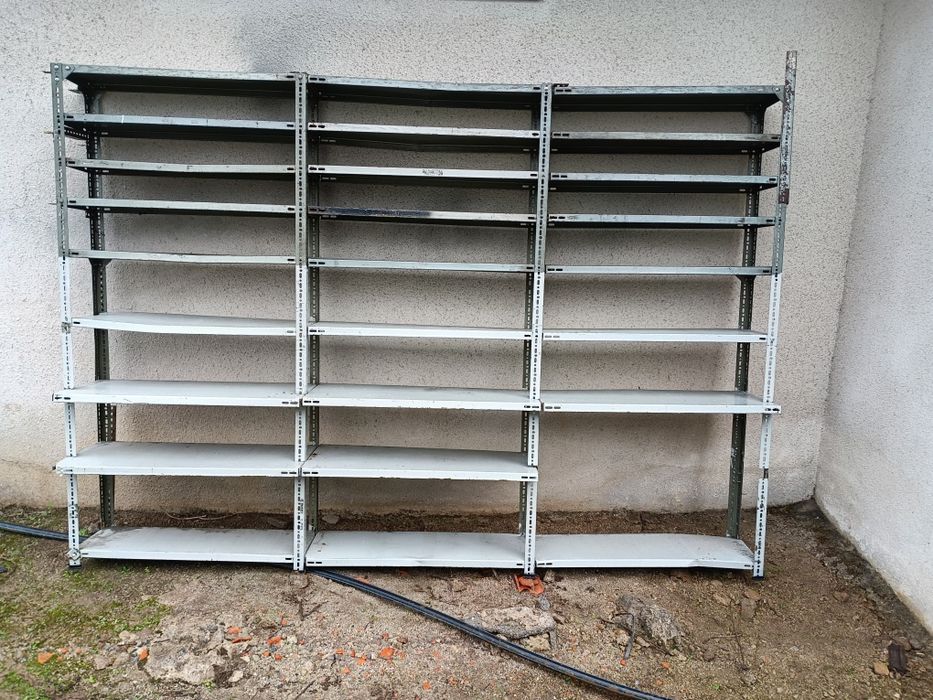 Estante metálica resistente , medidas em foto no anúncio