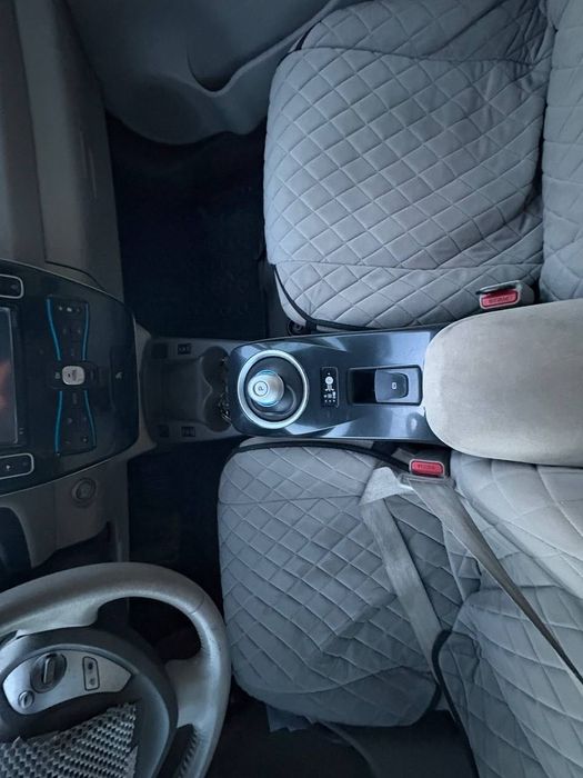 Nissan leaf 2012