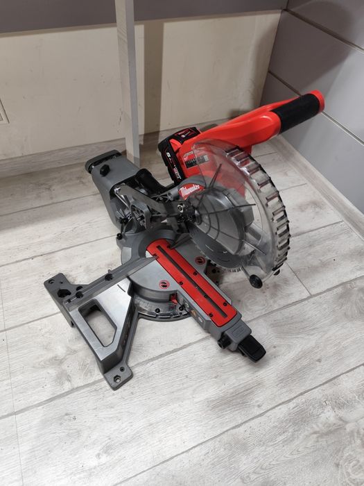 Milwaukee M18 FMS 190   2733-20 акумуляторна безщіткова торцювальна пила Мілвоке оригінал