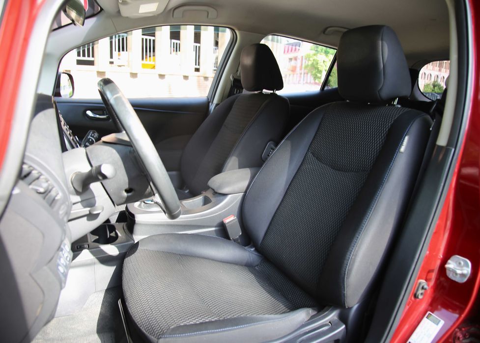 Продам Nissan Leaf