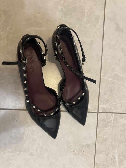 Продам туфлі чорні