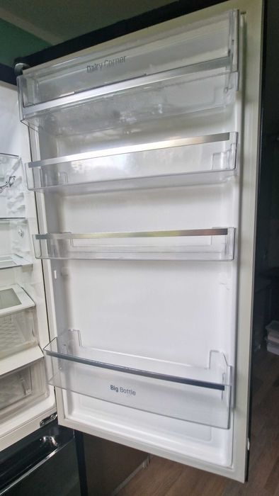 Lodówka czarna, lustrzane drzwi, polecam!