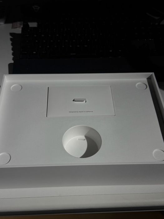 Apple MacBook Air 13-calo  A1932