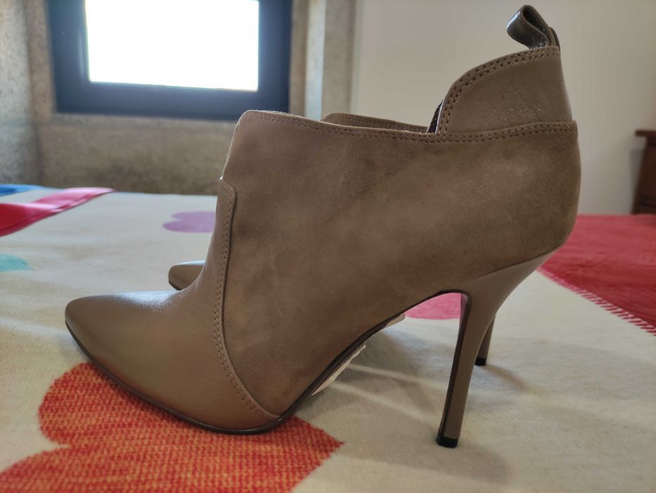Botas em pele e camurça num 37. Marca Enzo Angiolini El corte Inglês