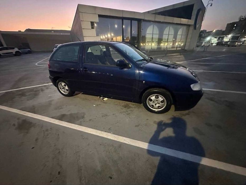 Seat Ibiza Vendo Seat Ibiza do ano 2000.   285.000 km  Ano 2000  Motor 1.0 económico   Carro em bom estado geral para a idade