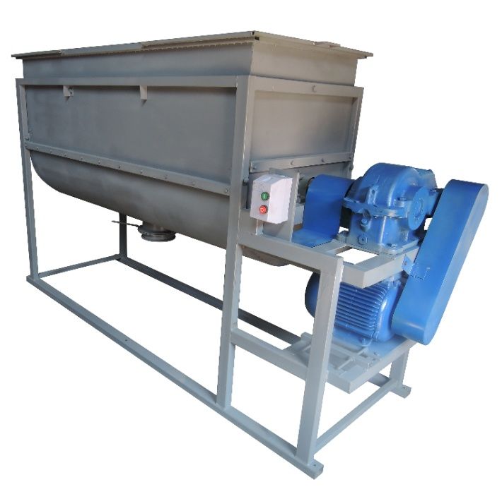 Смесители кормов горизонтальный и вертикальный