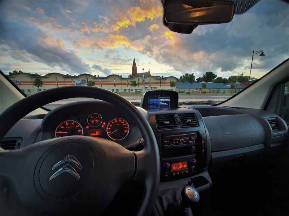 CITROEN JUMPY- Wynajem/wypożyczalnia busów