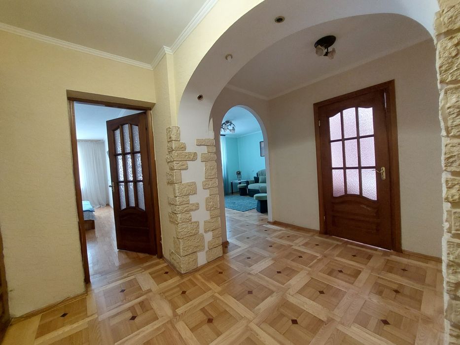 3кім Порт-Сіті для 6-8 чол