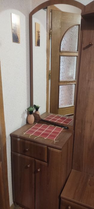 Вешалка в прихожую