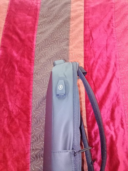 Mala mochila PC portátil com usb e bloqueio com código - NOVA -