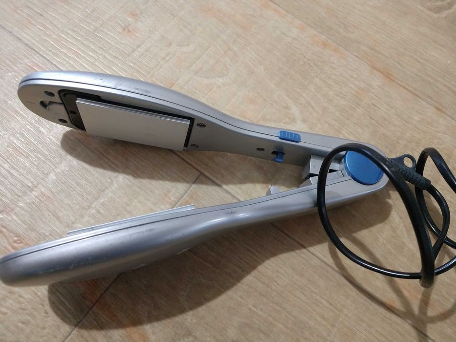 Випрямлювач волосся плойка Clatronik