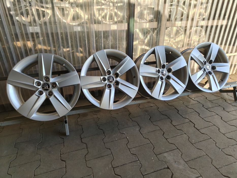 Oryginalne Felgi aluminiowe Skoda Fabia Rapid 7x16'' 5x100 ET46