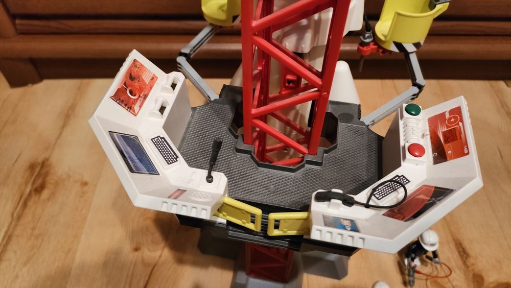 PLAYMOBIL Space 9488 Rakieta kosmiczna z rampą startową