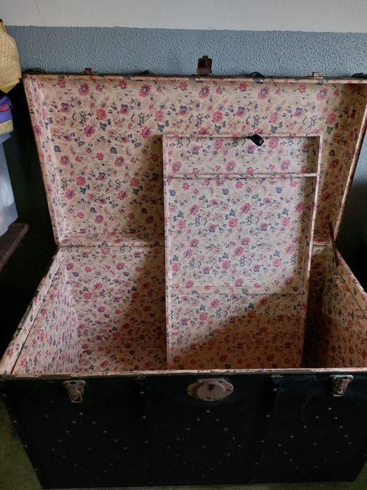 Vendo baú em bom estado