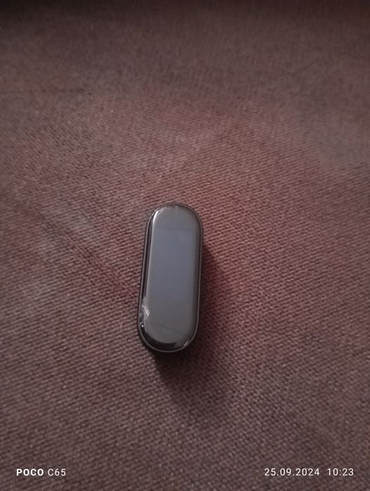 Opaska SmartBand 4 z ładowarką .