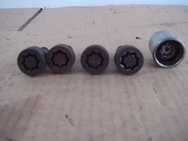Kit Pernos/Parafusos/Porcas Anti-Roubo Alfa Romeo Gt (937_)