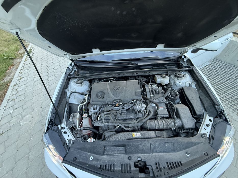 Продам економну TOYOTA CAMRY Hybrid