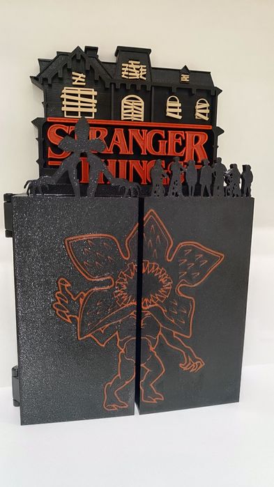 Поличка для фігурок Stranger Things Дивні дива