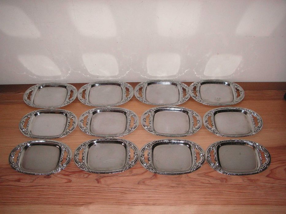 Travessas e Porta Guardanapos em Metal