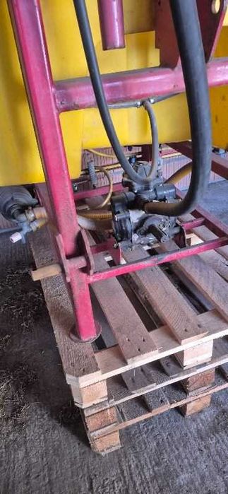 Opryskiwacz polowy Bierdzki 1000L