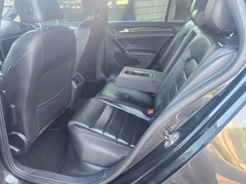 Volkswagen Golf GTI SE      2015