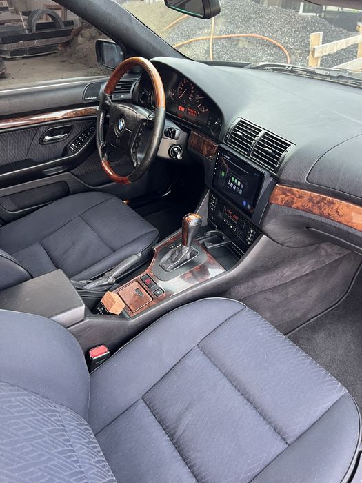 Продам BMW хорошому стані газ бензин, автомат