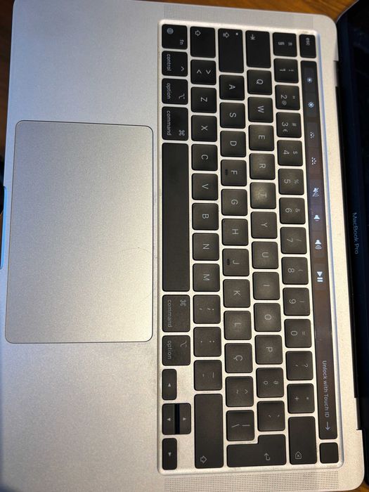 MacBook Pro 13" M1 2020 | 16GB RAM | 256GB SSD | Excelente estado