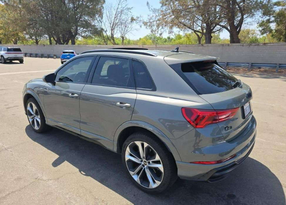 Audi Q3 PREMIUM PLUS / S-Line / Quattro
