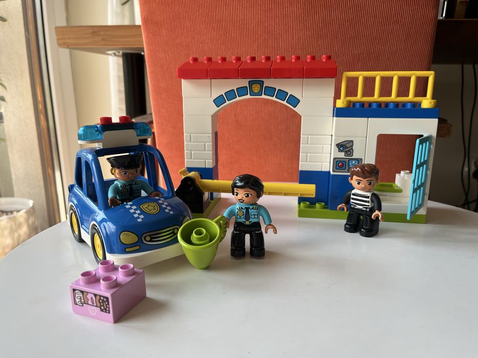 Lego Duplo 10902 Posterunek Policji, policja