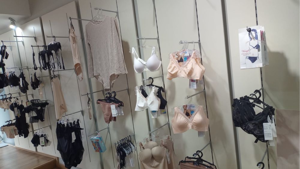 Vendo stock da Triumph Sloggi e Falke