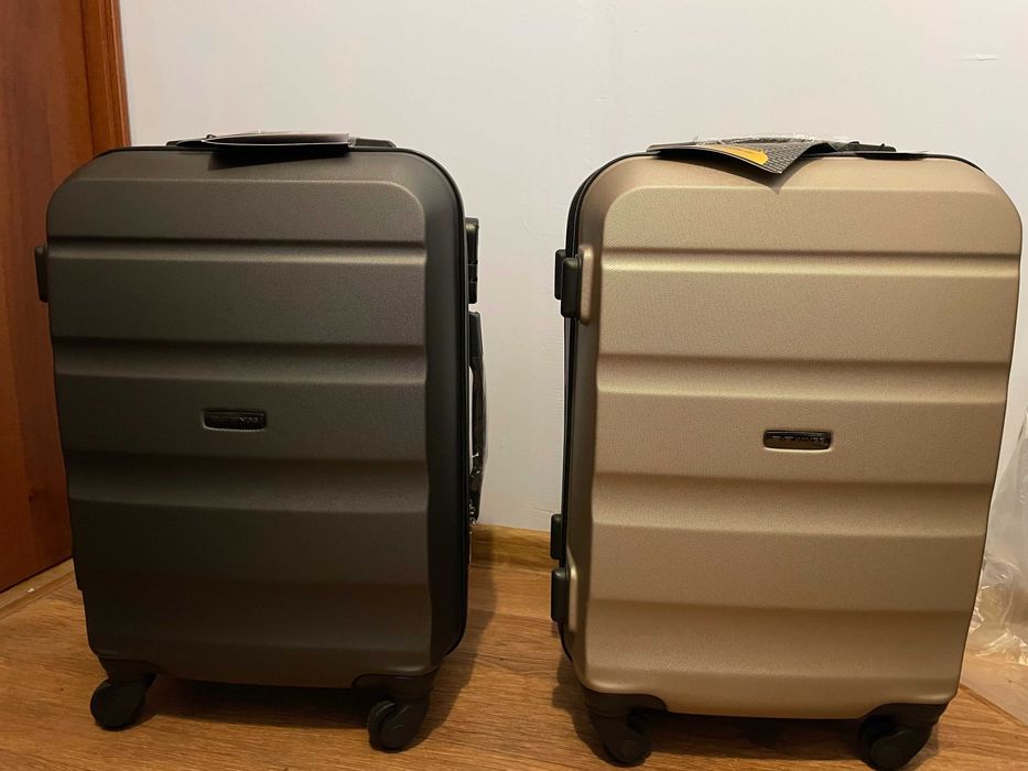 Чемодан XS, S, M, L Валіза та Сумка для подорожей. Є різні моделі