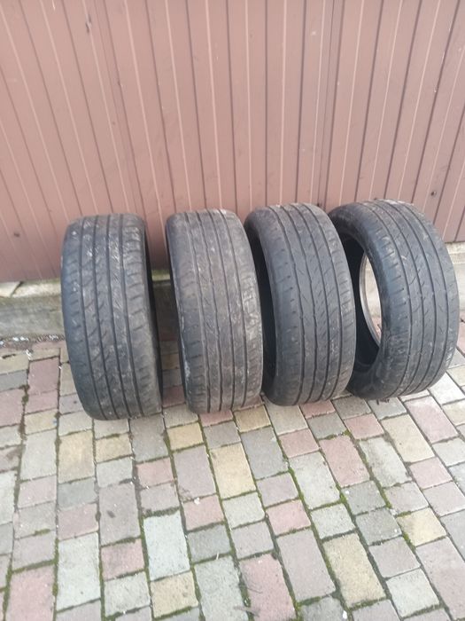Шини до коліс авта