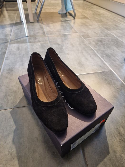 Czarne buty na obcasie 6cm