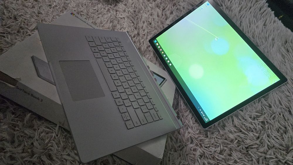 Microsoft surface book 3 i7 10gen GTX1660Ti maxq 6gb 32gb ram W11 doty