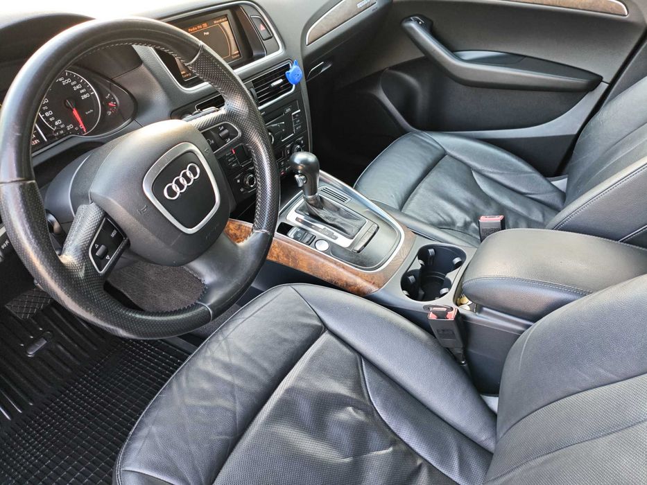 Продам AUDI Q 5 Premium
