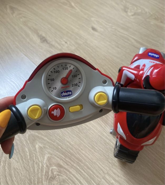 Mota telecomandada Chicco