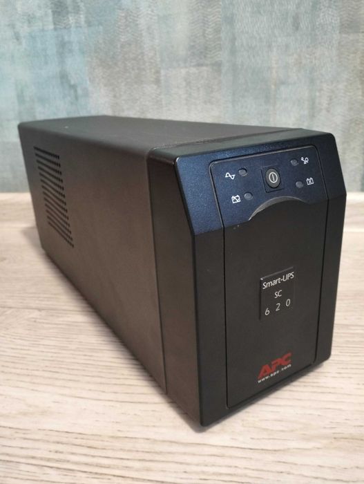 Источник бесперебойного питания APC SMART-UPS SC 620