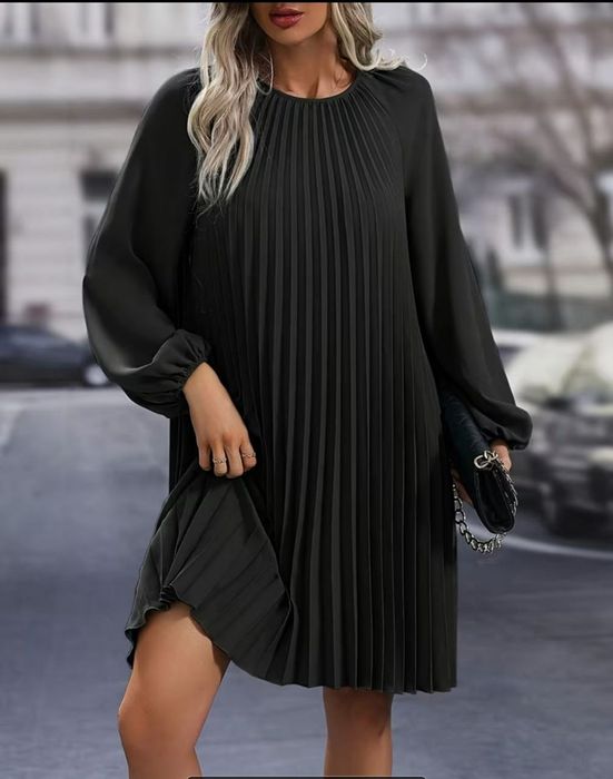 Чорне плаття, пліссе, розмір XL