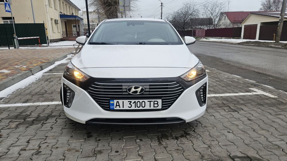 Хундай іонік гібрид 1.6гібрид 2018рік