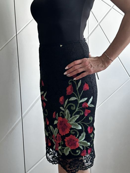 Spodnica Guess rozmiar M