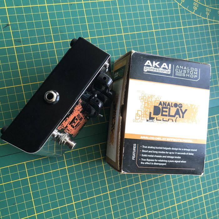 Vendo/troco Pedal AKAI professional Analog Delay