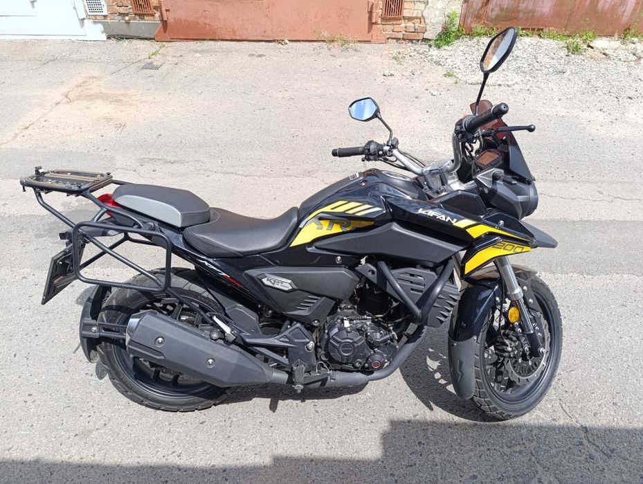 Продам мотоцикл Lifan KPT 200-4V